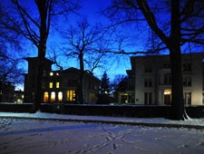 More info about Yale SOM.