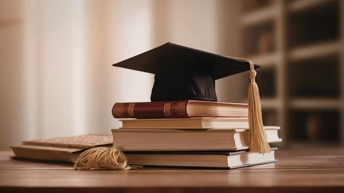 How to Find Community-Based Scholarships