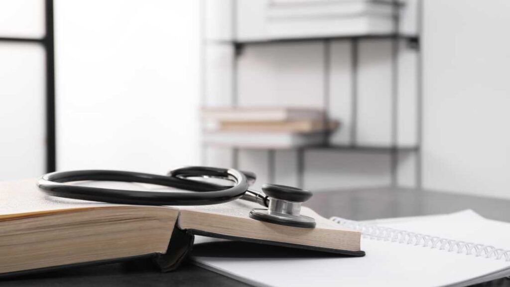 How to Navigate the Medical School Application Process: Ten Key Tips