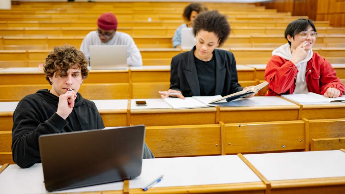 Retaking Classes For Med School: What Every Premed Needs to Know