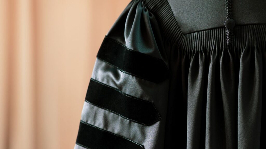 DBA Versus PhD in Business: Which Is Right for You? 